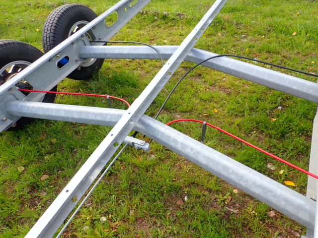 889383-12 Caravan undercarriage -2011