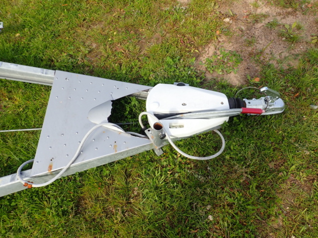 889383-23 Caravan undercarriage -2011