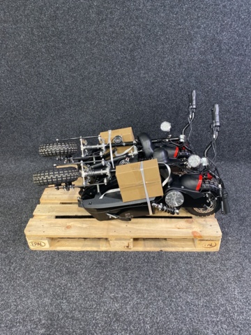 932622-2 2 electric scooters Freev EVR 812