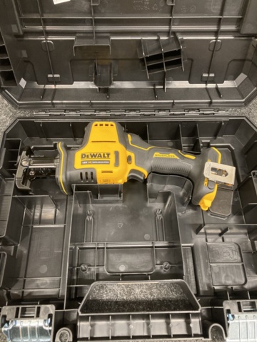 935657-3 Tiger saw Dewalt DCS369NT-XJ