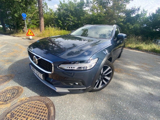 745591-4 Volvo V90 Cross Country B4 AWD - 2022