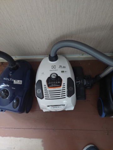 881894-1 Vacuum cleaner Elektrolux silent performer