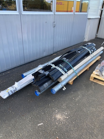 827283-1 Stow with mixed building material