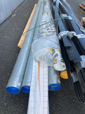 827283-4 Stow with mixed building material