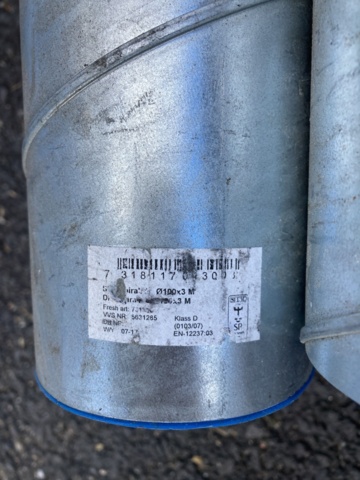 827283-5 Stow with mixed building material