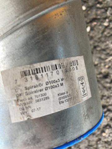 827283-6 Stow with mixed building material