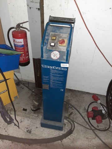 920153-4 Nussbaum two-post lift