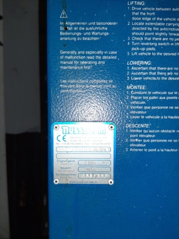 920153-7 Nussbaum two-post lift