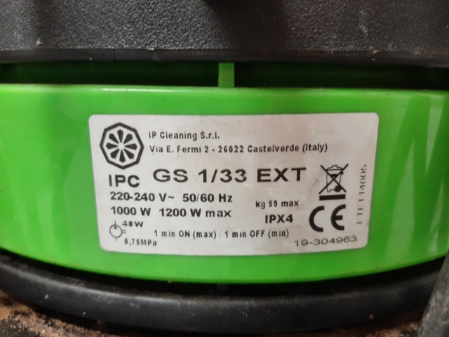 920324-2 Carpet and upholstery washing IPC GS 1/33 EXT