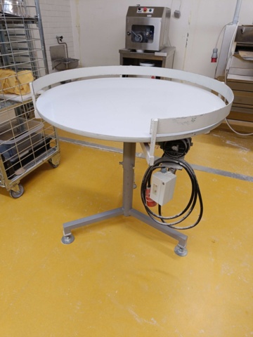 889427-1 Turntable for the bakery