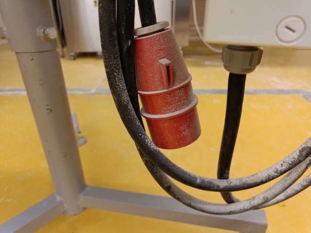 889427-7 Turntable for the bakery