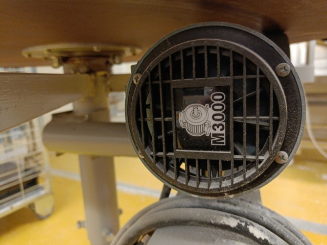 889427-9 Turntable for the bakery