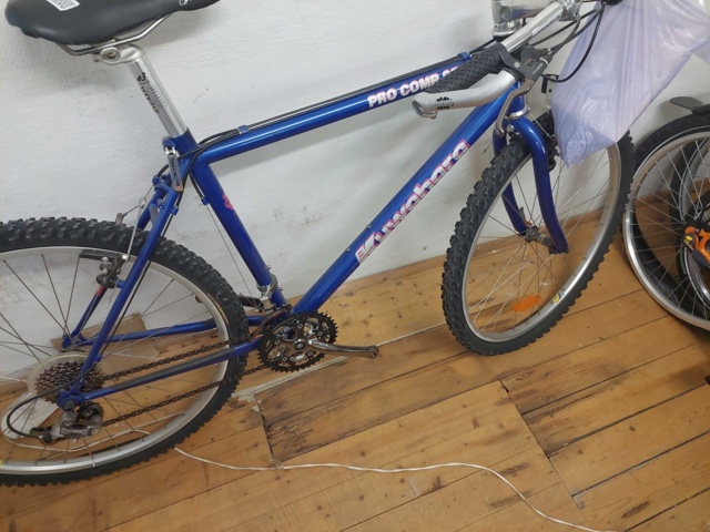 881913-8 Kuwahara Blue 21 Vxl