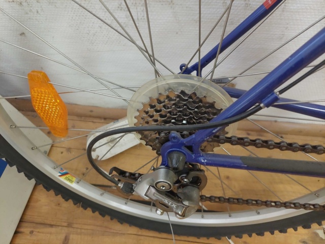 881913-12 Kuwahara Blue 21 Vxl