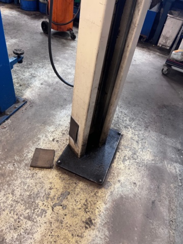 921195-5 2-pelarlyft 2,5 ton Koni