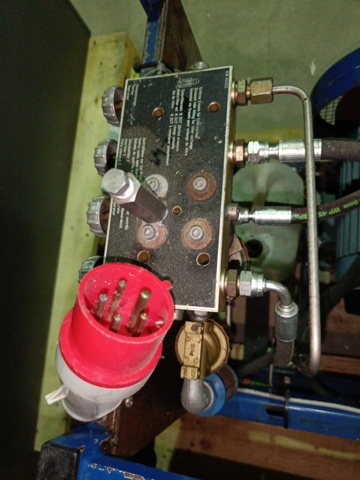 887593-10 Diving compressor Bauer old captain