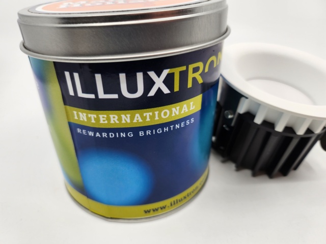 902122-4 6 Illuxtron Linea 75, 3000K, 600 lumens, dimmable incl. junction box - Shipping included