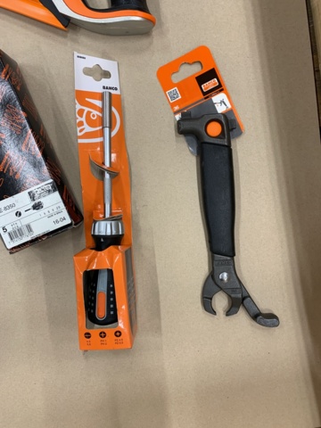 937729-11 Assortment of tools Bahco