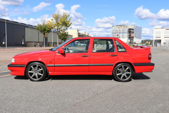 928034-2 Volvo 850R Sedan 2.3 Red - 1996
