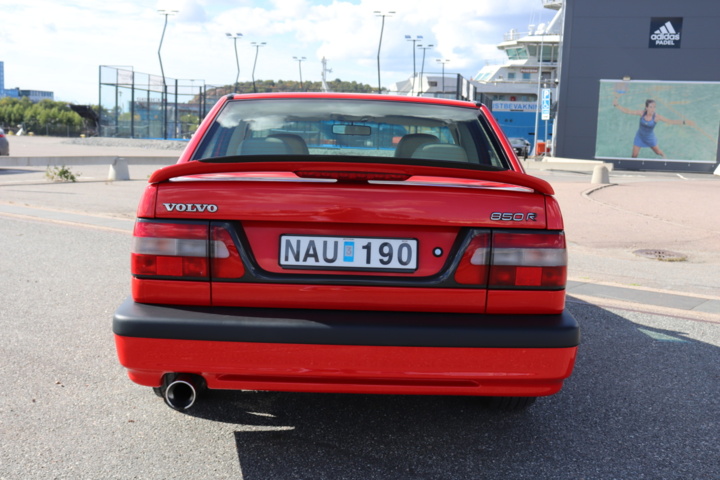 928034-4 Volvo 850R Sedan 2.3 Red - 1996