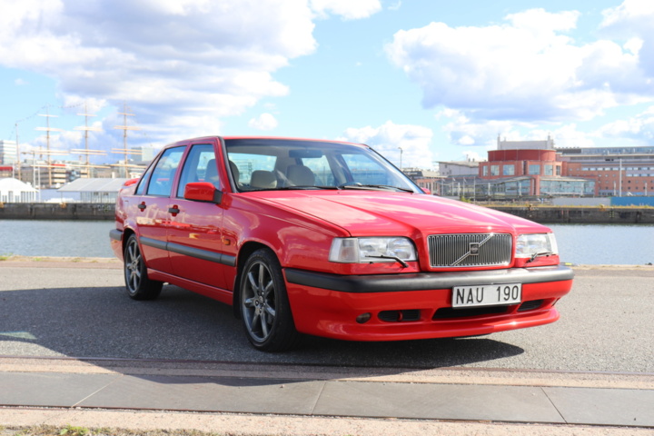 928034-8 Volvo 850R Sedan 2.3 Red - 1996