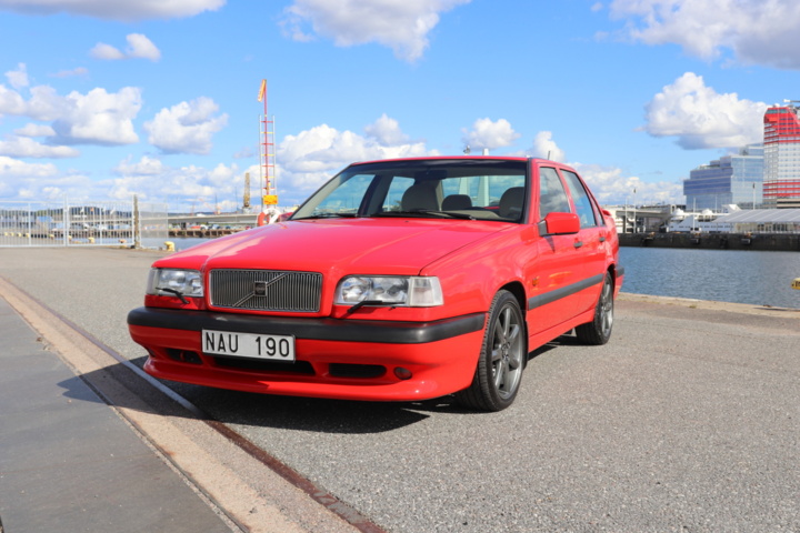 928034-1 Volvo 850R Sedan 2.3 Red - 1996