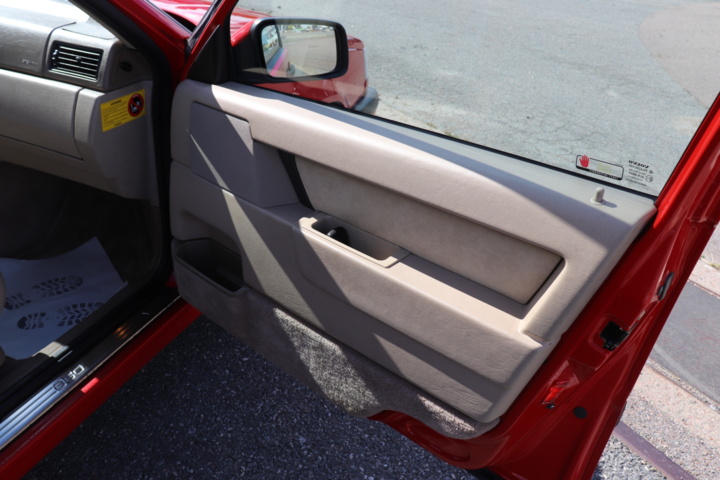 928034-16 Volvo 850R Sedan 2.3 Red - 1996