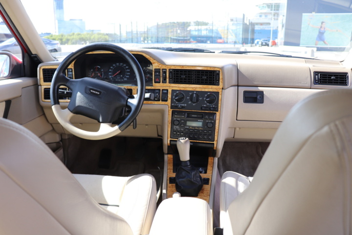 928034-21 Volvo 850R Sedan 2.3 Red - 1996