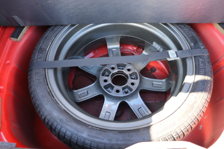 928034-30 Volvo 850R Sedan 2.3 Red - 1996