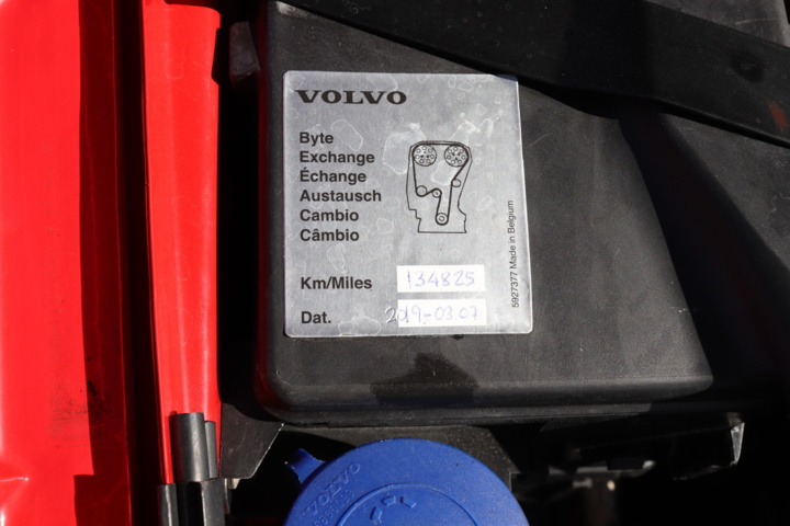 928034-37 Volvo 850R Sedan 2.3 Red - 1996