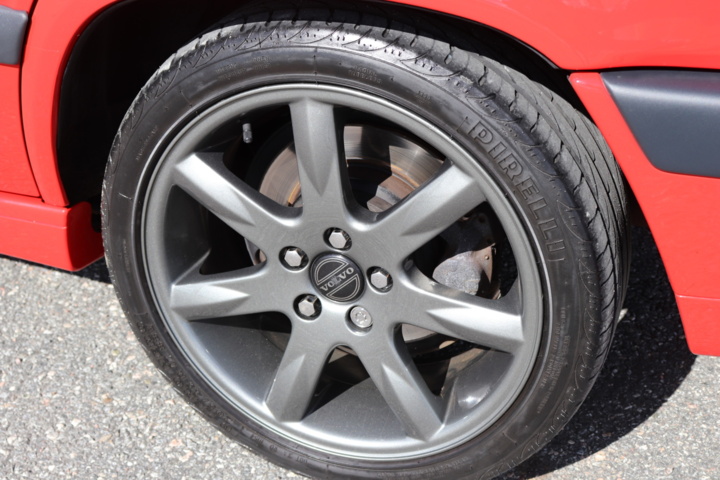 928034-39 Volvo 850R Sedan 2.3 Red - 1996