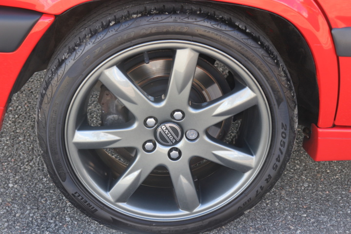 928034-40 Volvo 850R Sedan 2.3 Red - 1996