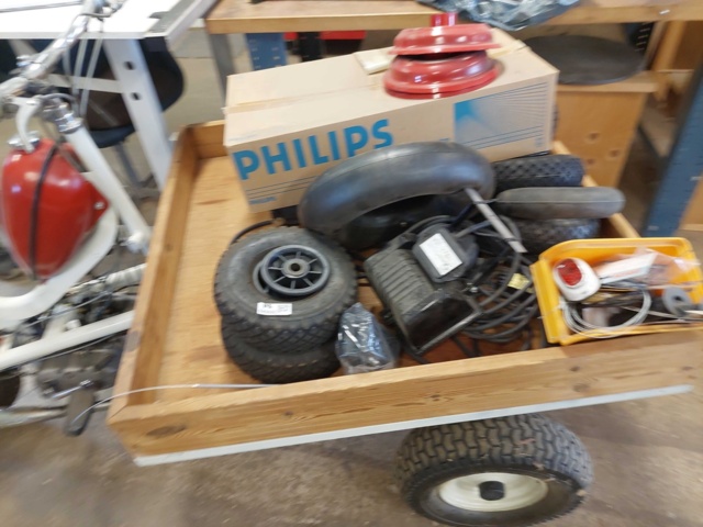 880652-2 wheels of various types