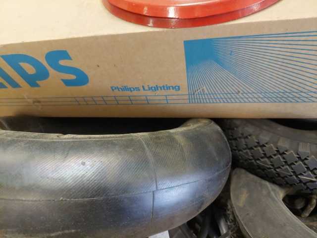 880652-4 wheels of various types