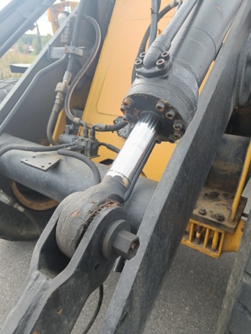 928381-28 Truck Volvo L70 -1992