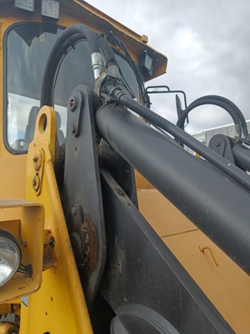 928381-32 Truck Volvo L70 -1992