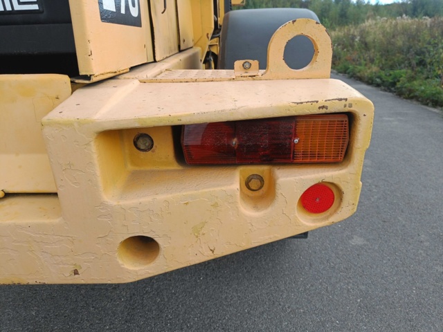 928381-61 Truck Volvo L70 -1992