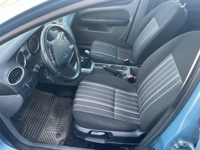 938308-29 Ford Focus Kombi 1.8 Flexifuel - 2010