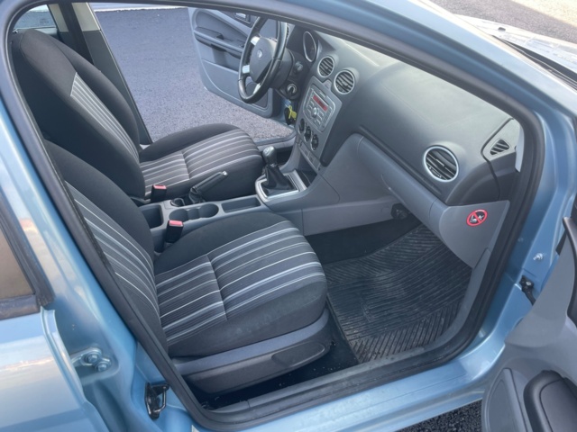 938308-33 Ford Focus Kombi 1.8 Flexifuel - 2010