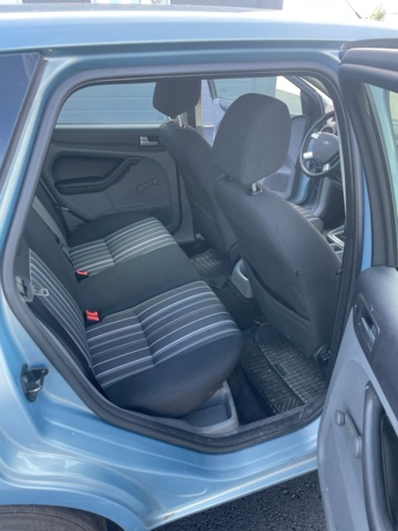 938308-34 Ford Focus Kombi 1.8 Flexifuel - 2010