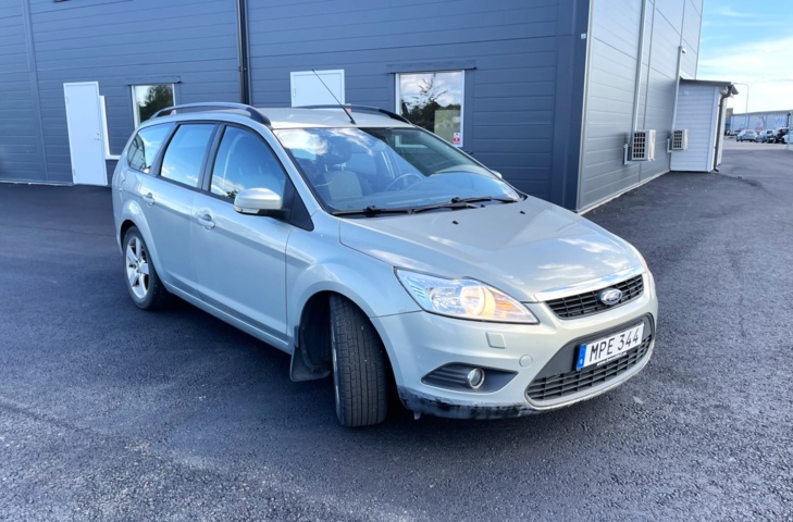938319-3 Ford Focus Kombi 1.6 TDCi - 2010