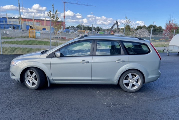 938319-4 Ford Focus Kombi 1.6 TDCi - 2010