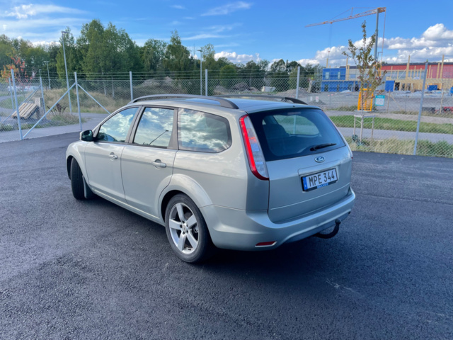 938319-5 Ford Focus Kombi 1.6 TDCi - 2010