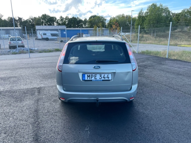 938319-6 Ford Focus Kombi 1.6 TDCi - 2010