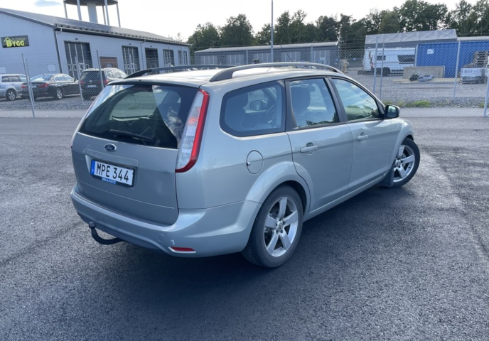 938319-7 Ford Focus Kombi 1.6 TDCi - 2010