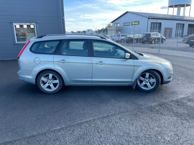 938319-8 Ford Focus Kombi 1.6 TDCi - 2010