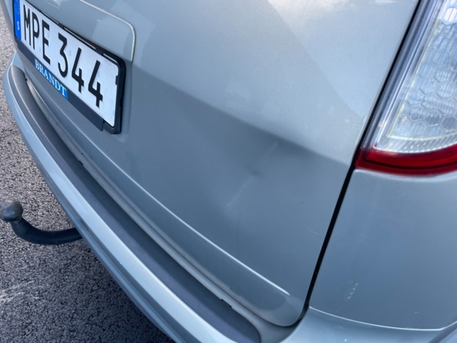 938319-24 Ford Focus Kombi 1.6 TDCi - 2010