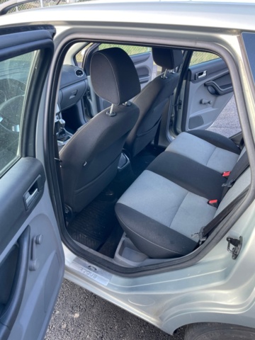 938319-33 Ford Focus Kombi 1.6 TDCi - 2010