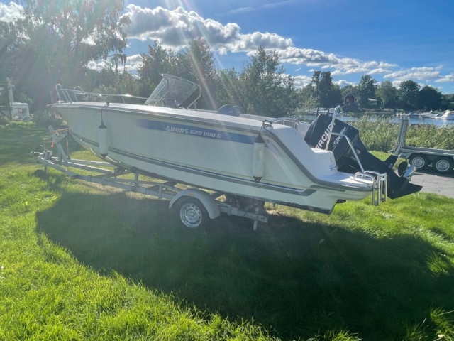 906895-6 Styrpulpet Ryds 628 Mid C, -13, Mercury Optimax 135 hk -14