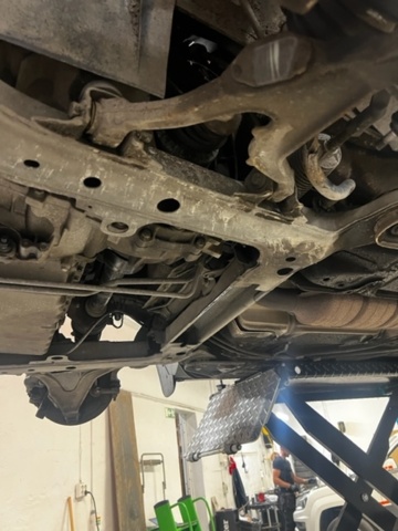 928034-43 Volvo 850R Sedan 2.3 Red - 1996